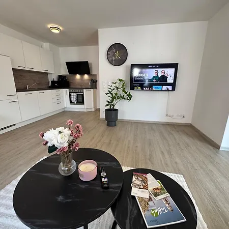 Feel Like 8 Apartment *